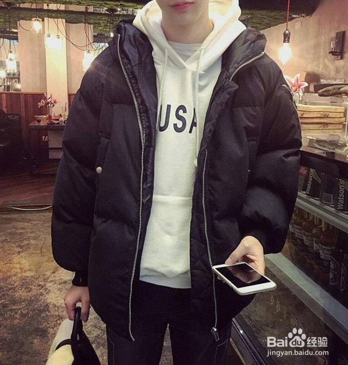 男生面包服搭什么裤子