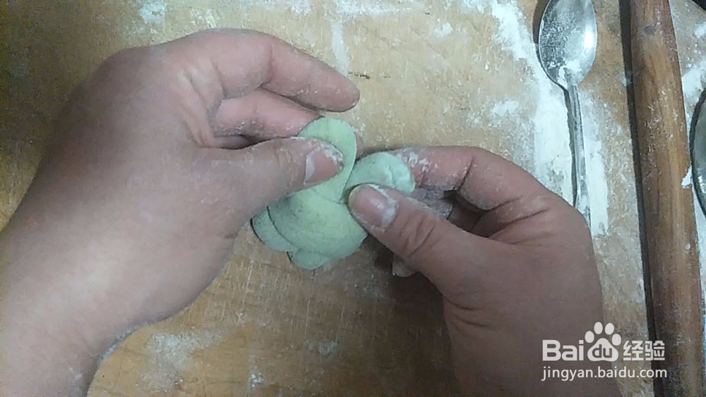 菠菜面条小兔子的做法