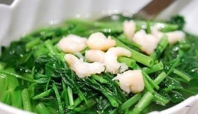 冬季女生手脚冰冷是什么原因？怎么改善？