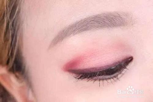 女生的假睫毛怎么沾和如何选择