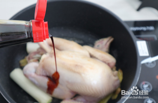 酱油鸡是年夜饭不可缺少的一道菜