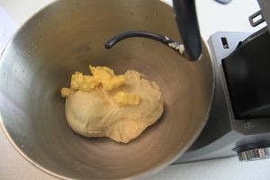 怎么做美味的黄油面包卷