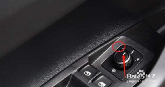 POLO后视镜如何调