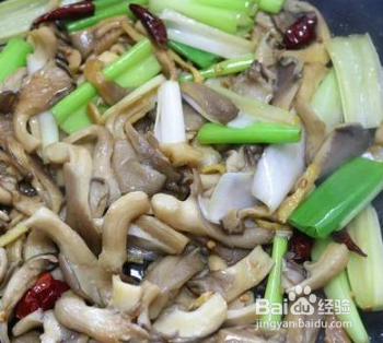 如何做什锦菌菇炖腊肉