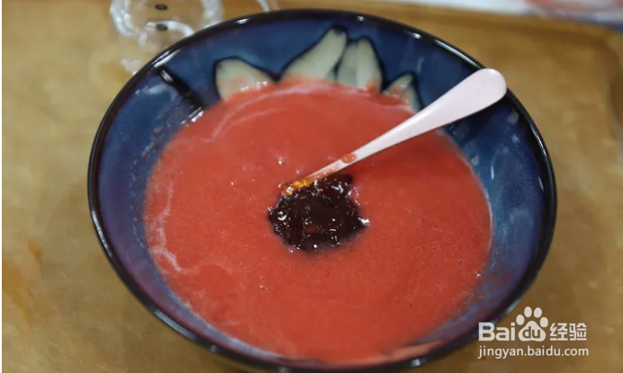 在家学做草莓冰淇淋