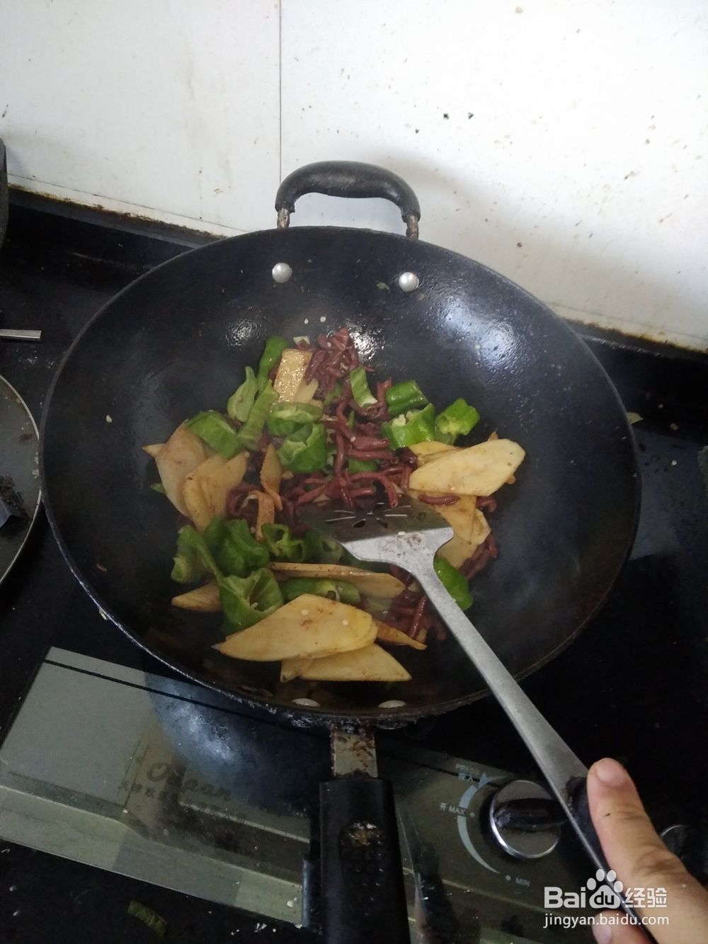 鸭肠炒青椒土豆片