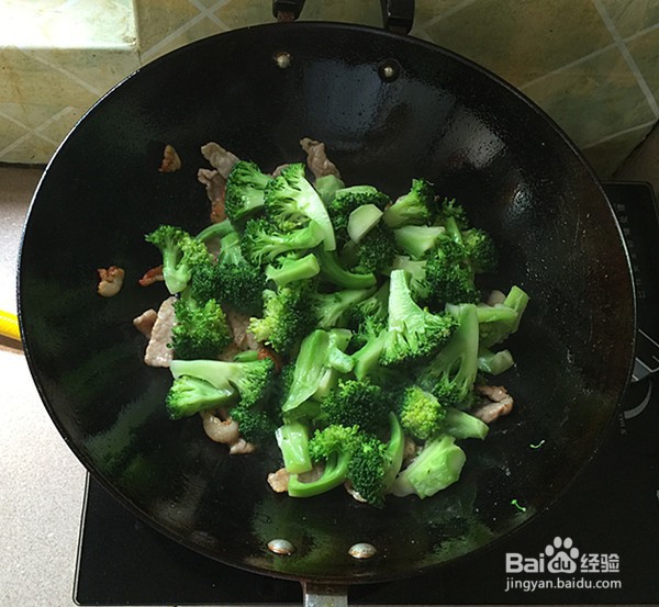 如何自制瘦肉炒西兰花