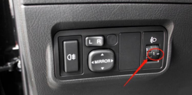 比亚迪的大灯怎样调节