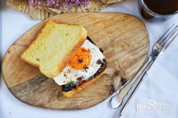 越吃越年轻：红苋菜长寿煎蛋三明治