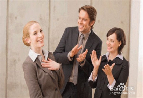 如何使自己在交际中变得有趣