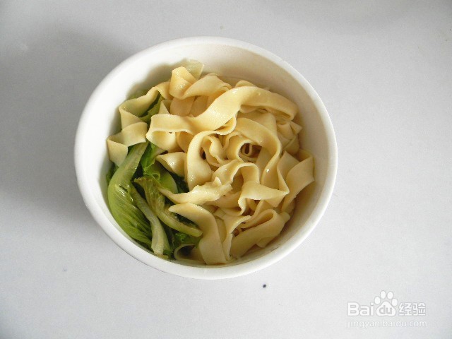 怎样在家里自制陕西油泼面