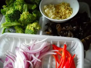 洋葱鸡丝西兰花