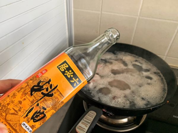 上大骨头炖酸菜