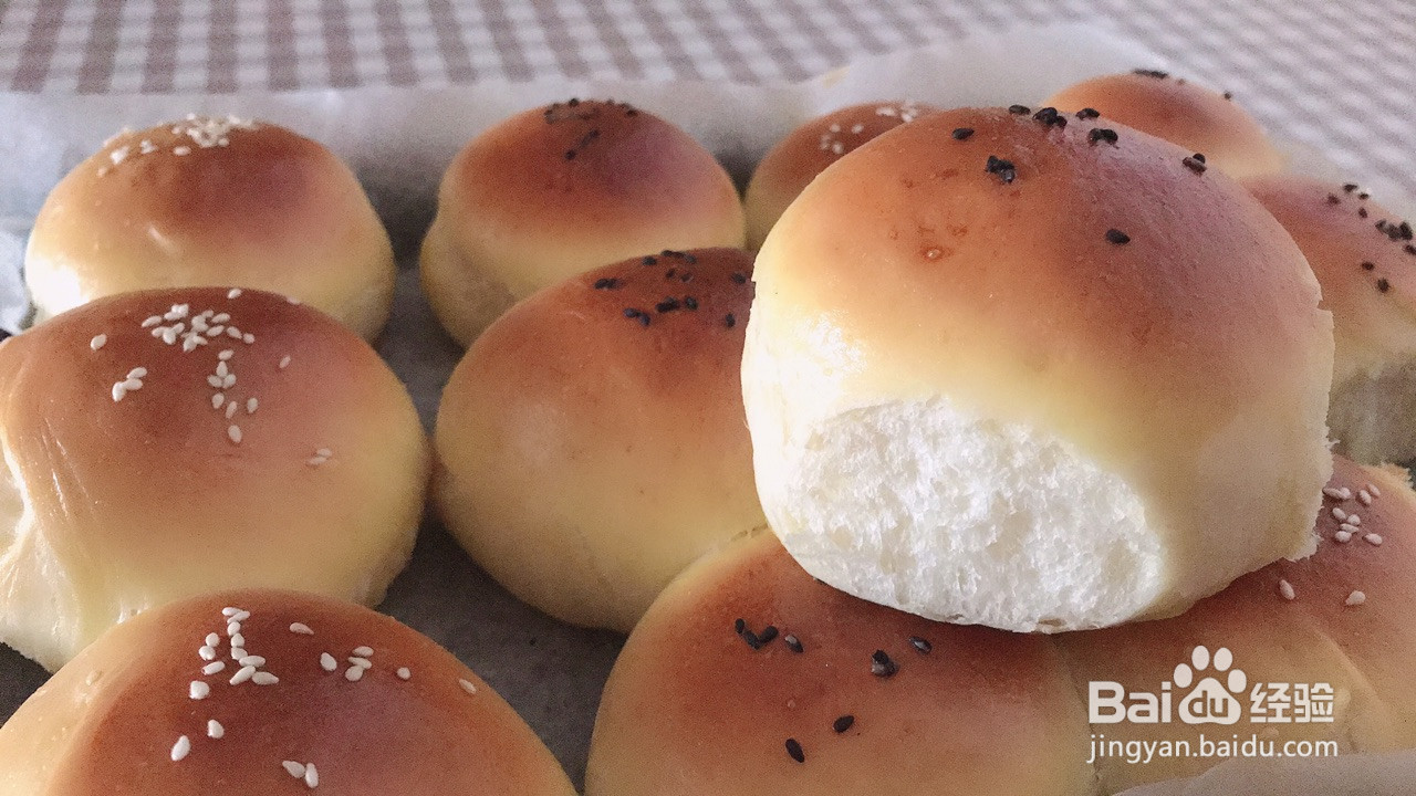 松软拉丝的牛奶小面包的做法