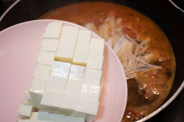 番茄金针菇豆腐汤