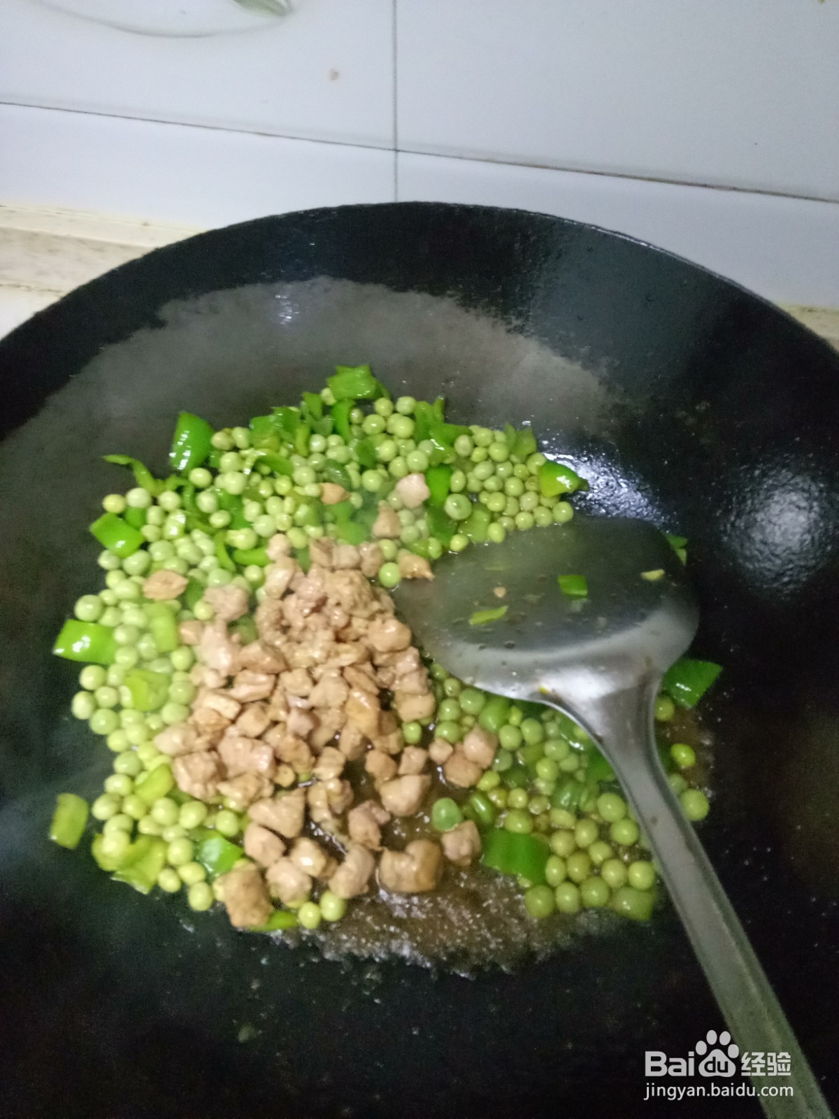 豌豆青椒炒肉丁