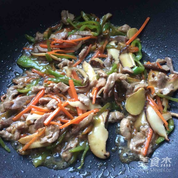 青椒香菇炒肉丝