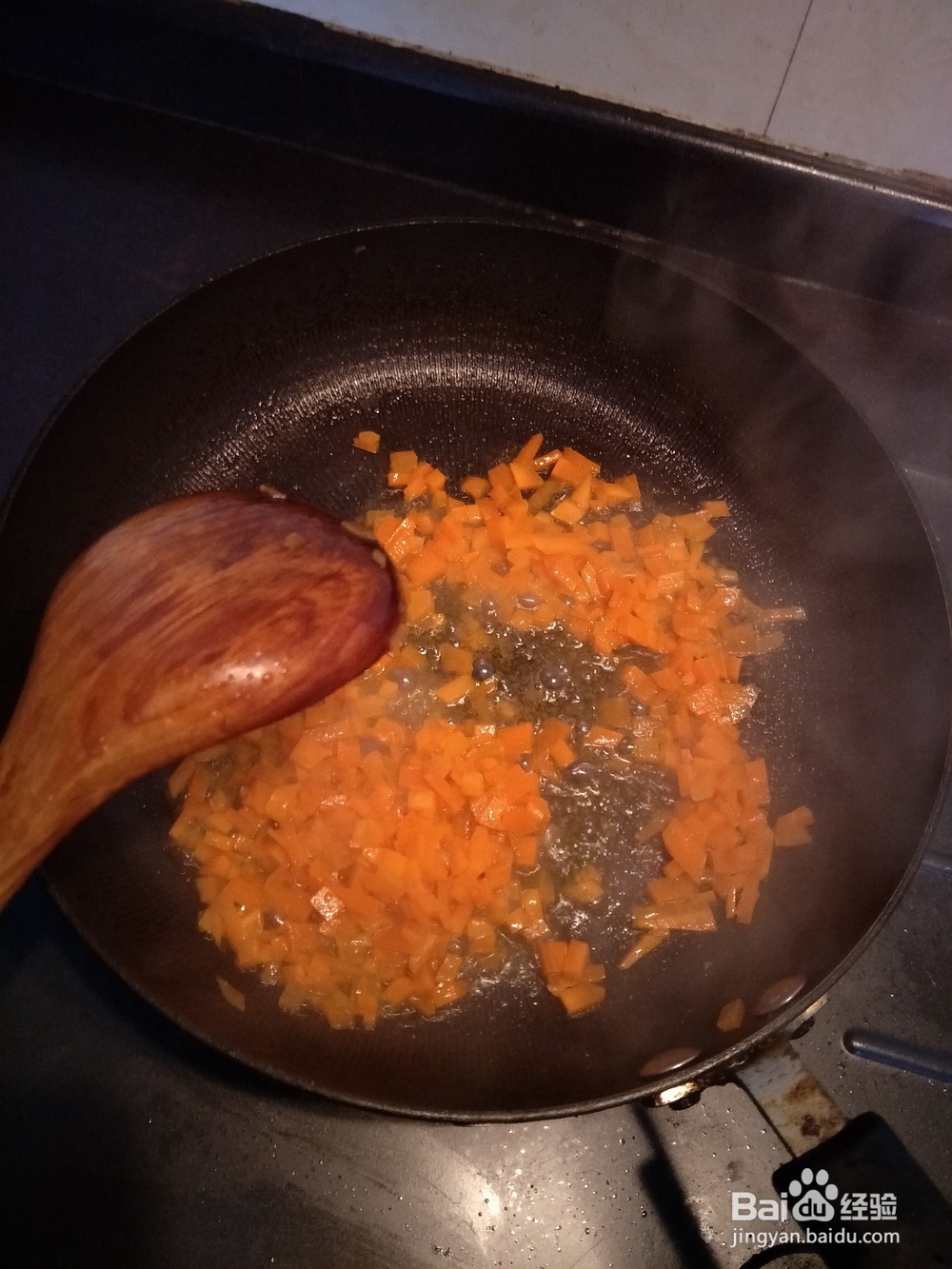 怎么切胡萝卜丁和鸡蛋胡萝卜