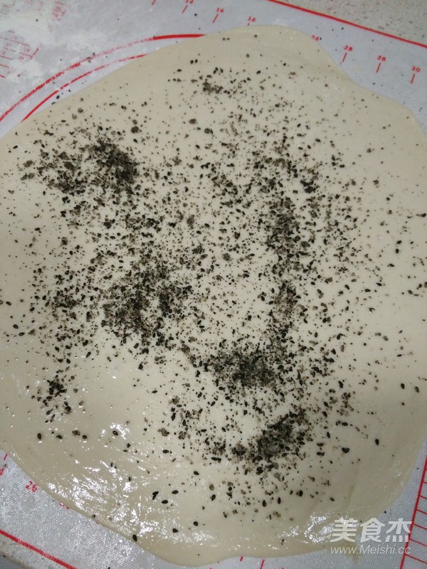 烤芝麻花卷的做法