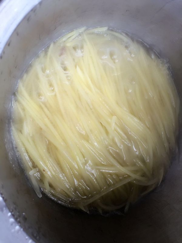 拌饭牛肉土豆丝