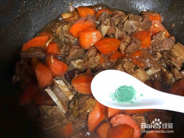 如何在家就能简单制作一份羊排炖胡萝卜呢