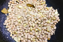 如何做五香盐焗花生米