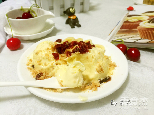 奶香淋酱冰淇淋