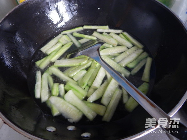 丝瓜鸡蛋乌东面