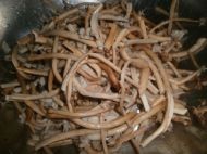 如何做茶树菇炒肉丝