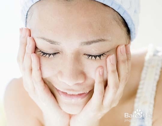 毛孔粗大怎么办？最好的收缩毛孔的方法都在这里