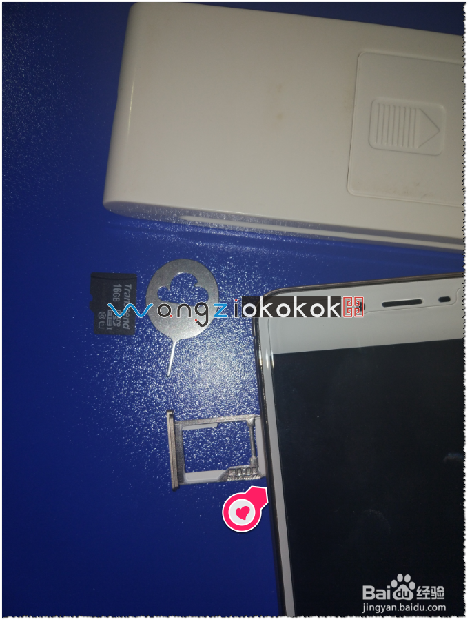 魅蓝3S如何安装手机卡及储存卡？