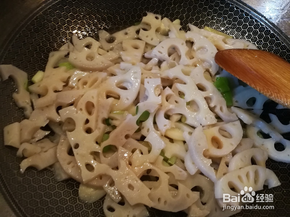 韮菜炒藕的做法