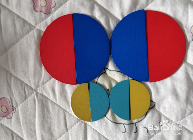 用形状积木怎么拼一只彩蝶？