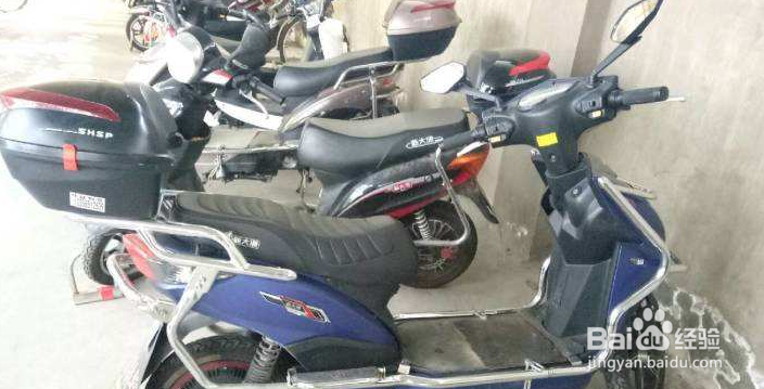 怎么给电动车换锁芯？