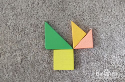 低头吃草的牛用七巧板怎样拼?