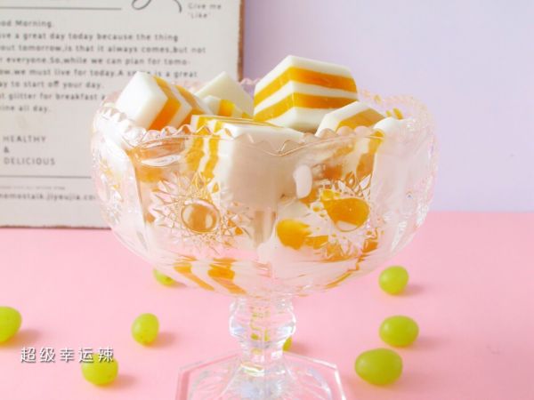 芒果椰香千层糕