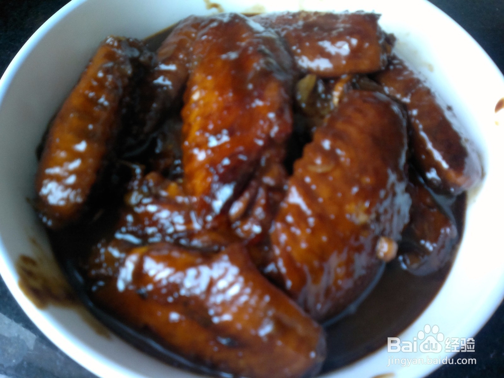 赤酱油亮的红烧鸡翅中的做法