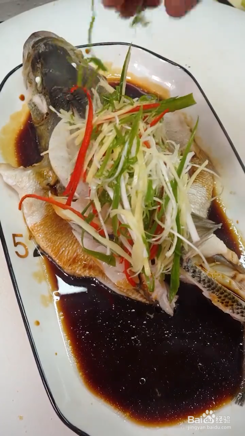 如何制作家常菜清蒸鲈鱼