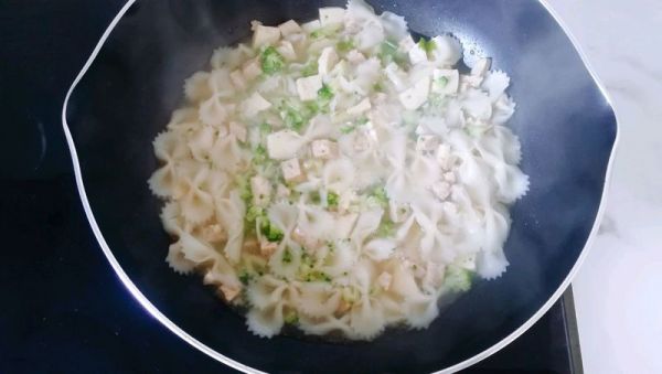 蔬菜豆腐蝴蝶面