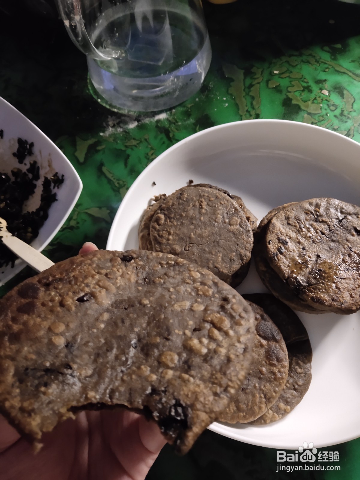 豇豆干菜荞麦饼