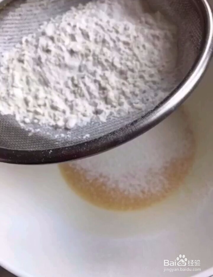 如何制作猫爪小蛋糕?