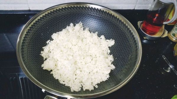 梅菜干酱油蛋炒饭