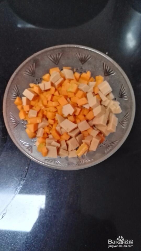 萝卜火腿蛋炒饭