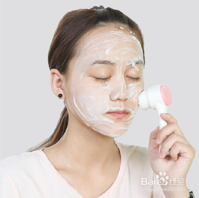 皮肤太油怎么办还老起痘