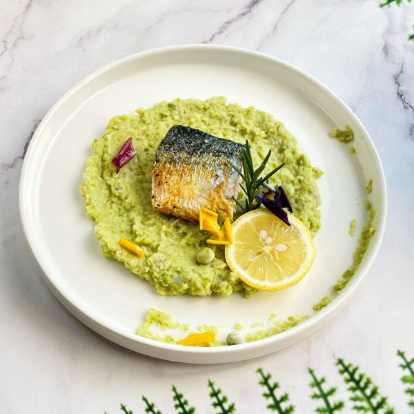 青花鱼佐豌豆泥