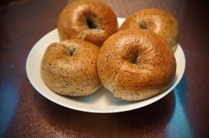 松软芝麻贝果