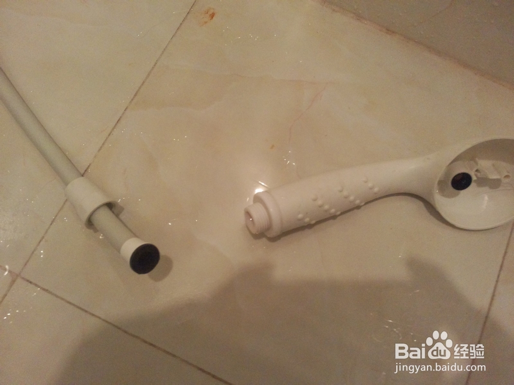 教你如何换掉坏的淋浴头