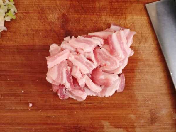 五花肉炒土豆片