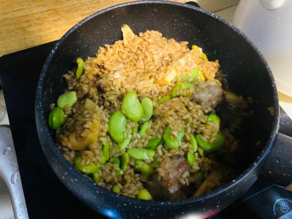 蚕豆排骨笋焖饭