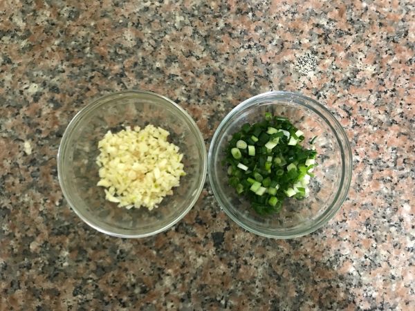 沙茶酱拌刀削面